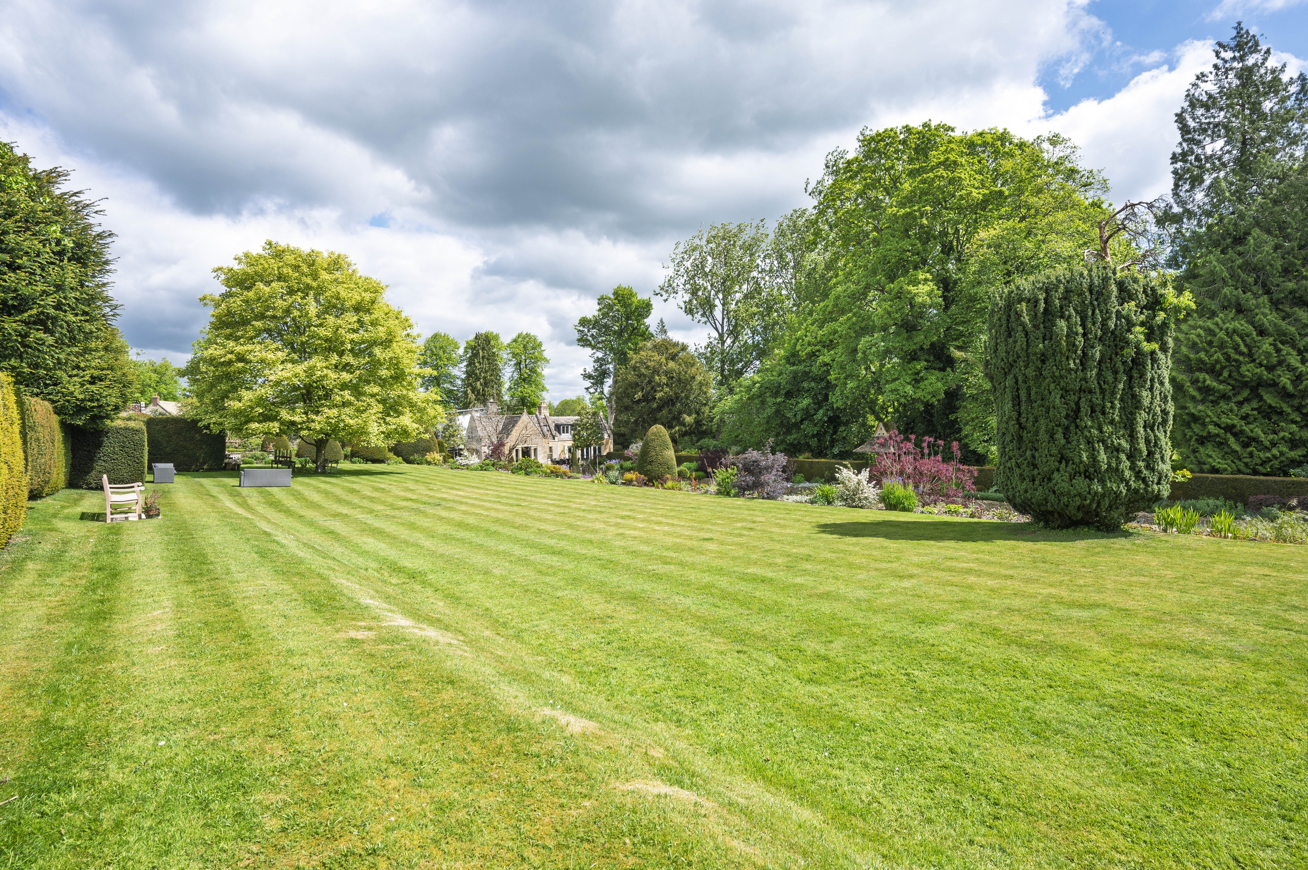 High Street, Shipton-Under-Wychwood, OX7