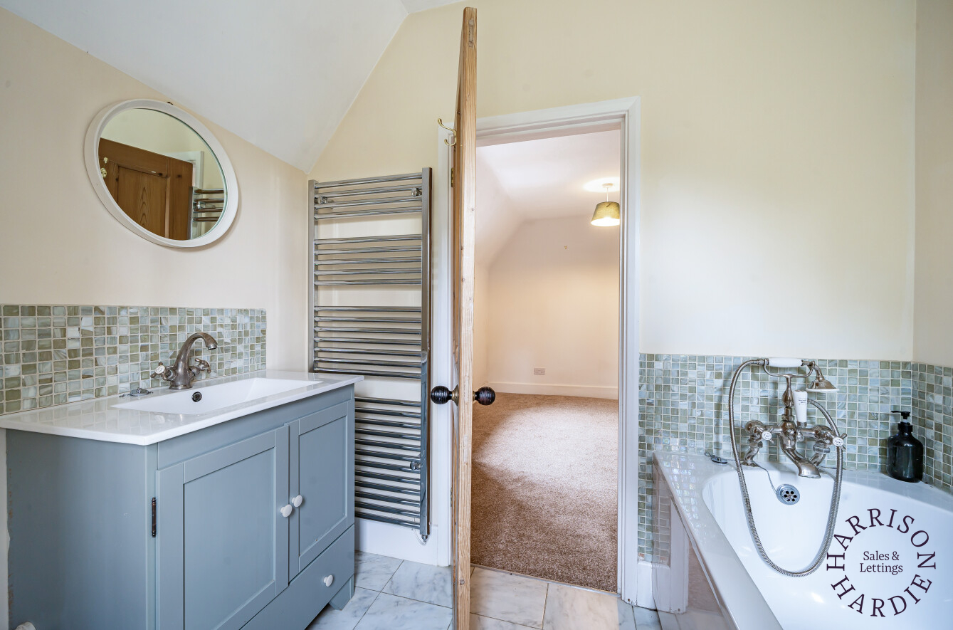 Hawling, Cheltenham, GL54