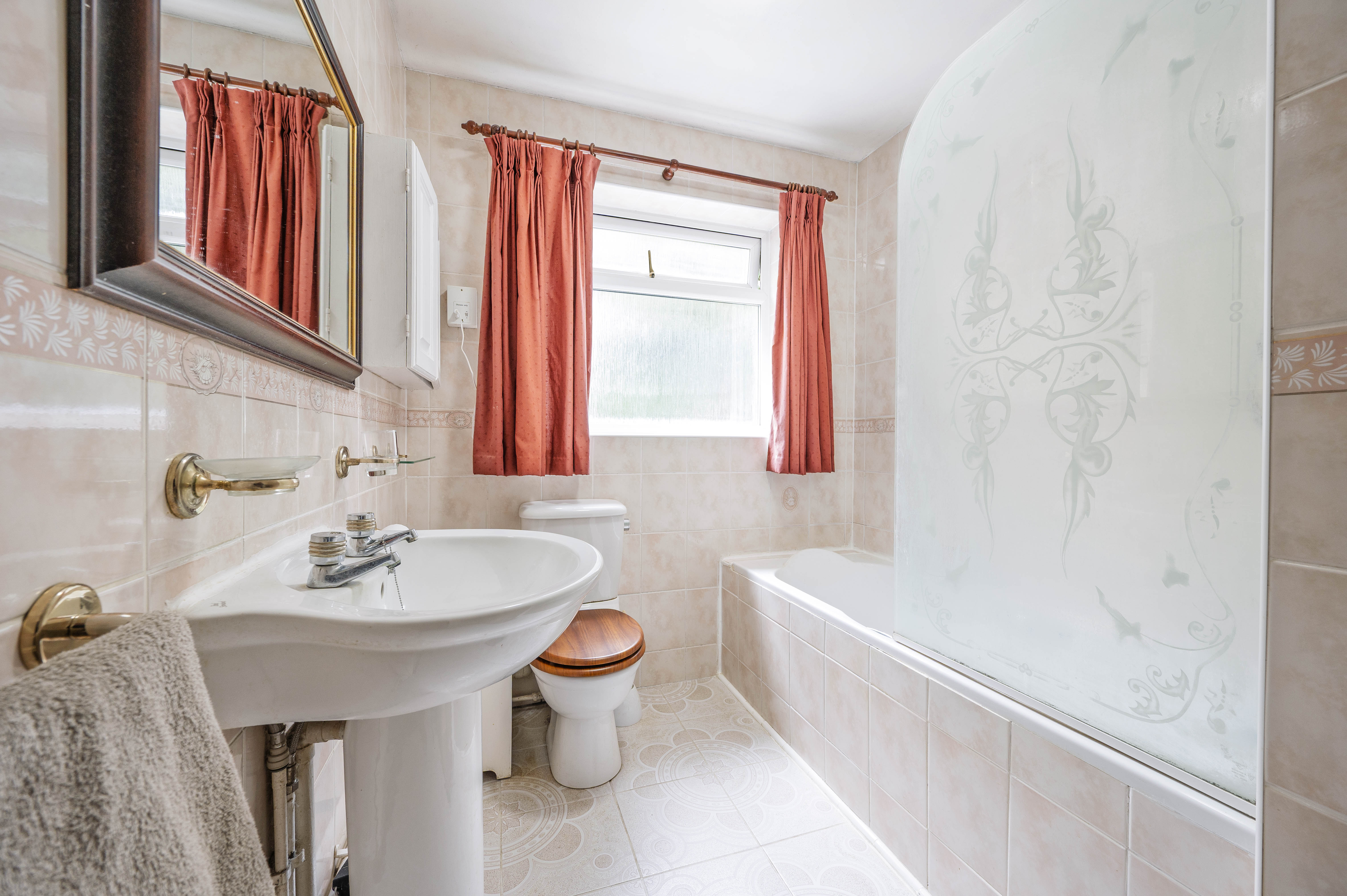 Gloucester Road, Andoversford, GL54