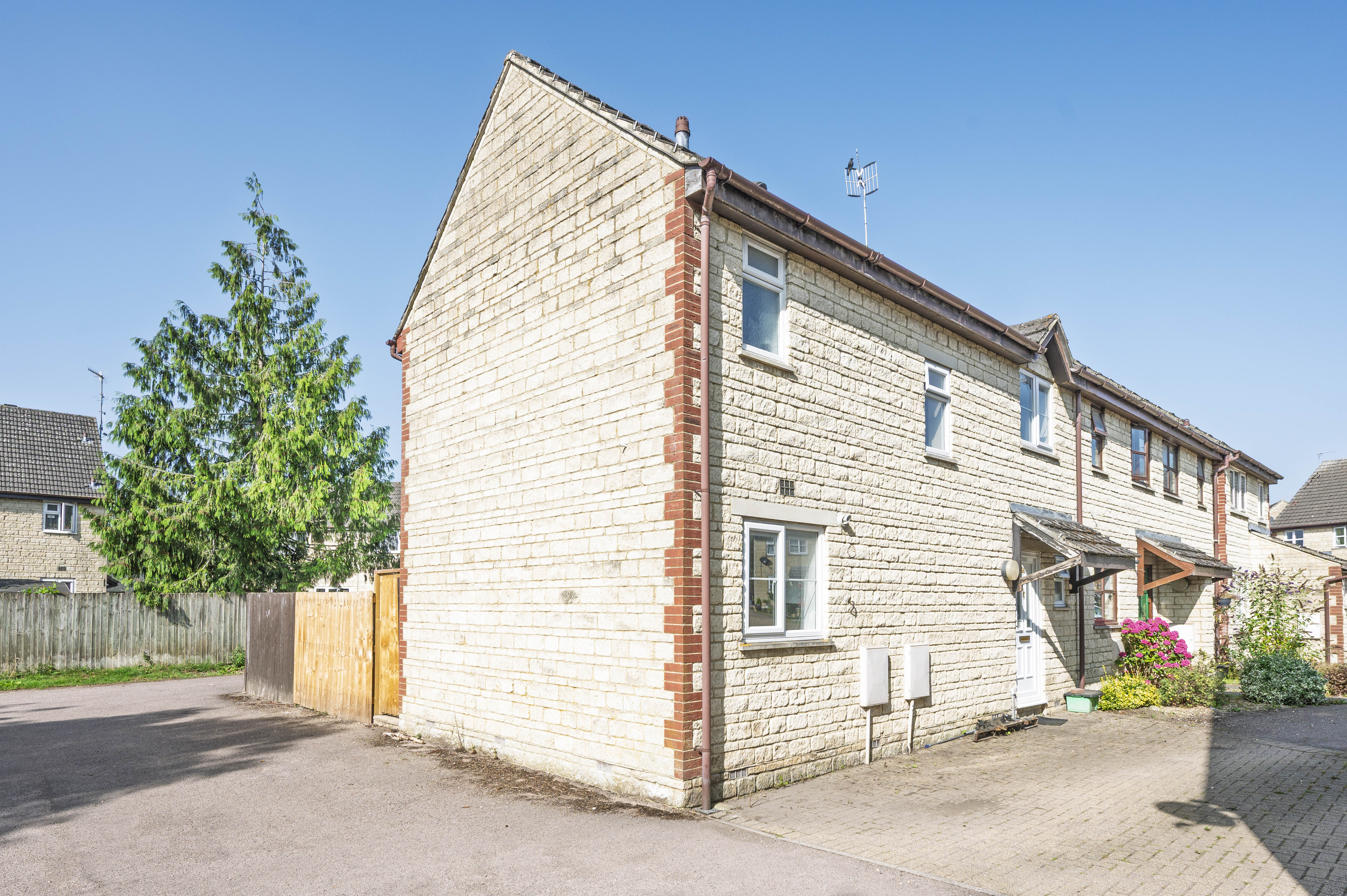 Kings Meadow, Bourton-On-The-Water, GL54