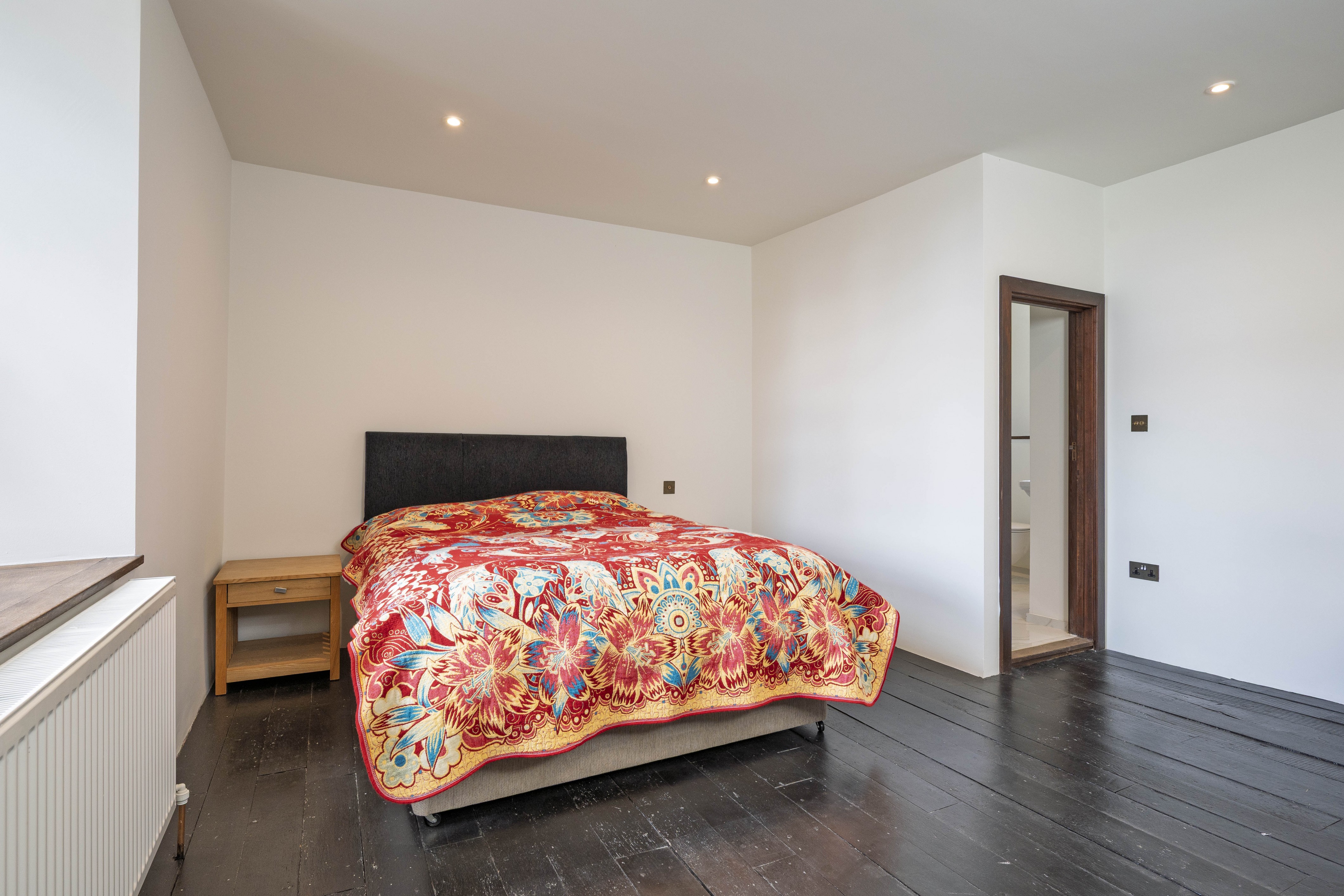 Shipton Court, High Street, OX7
