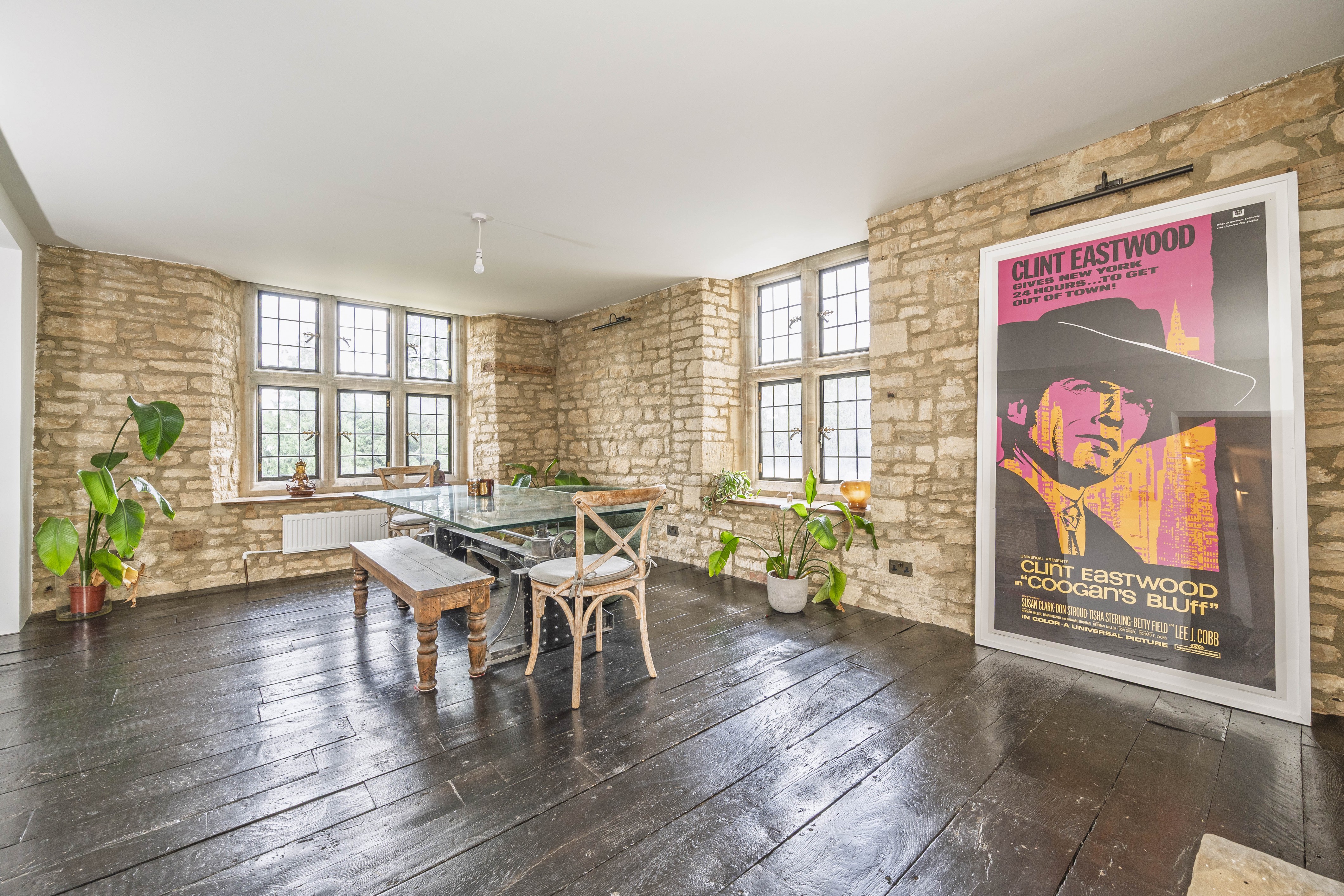 Shipton Court, High Street, OX7