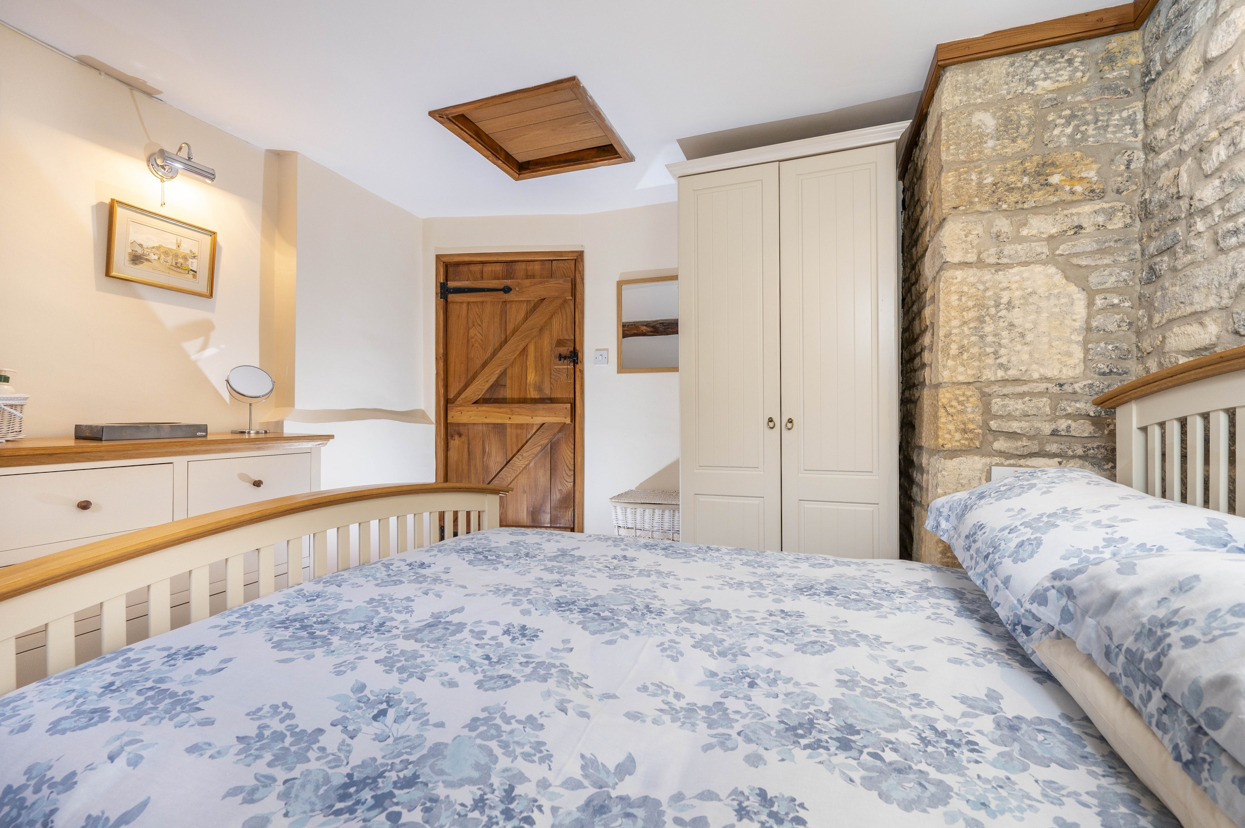 School Square, Longborough, GL56