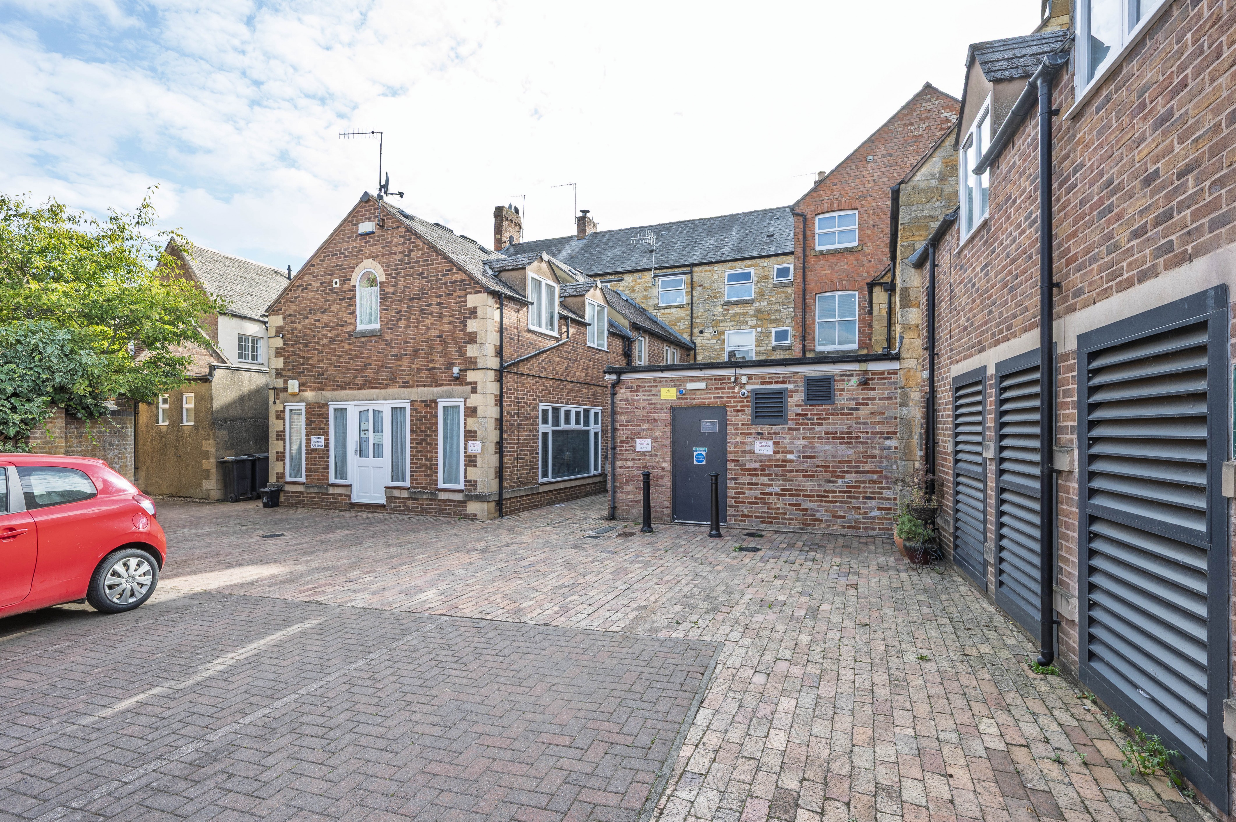 Manchester Court, Moreton-In-Marsh, GL56