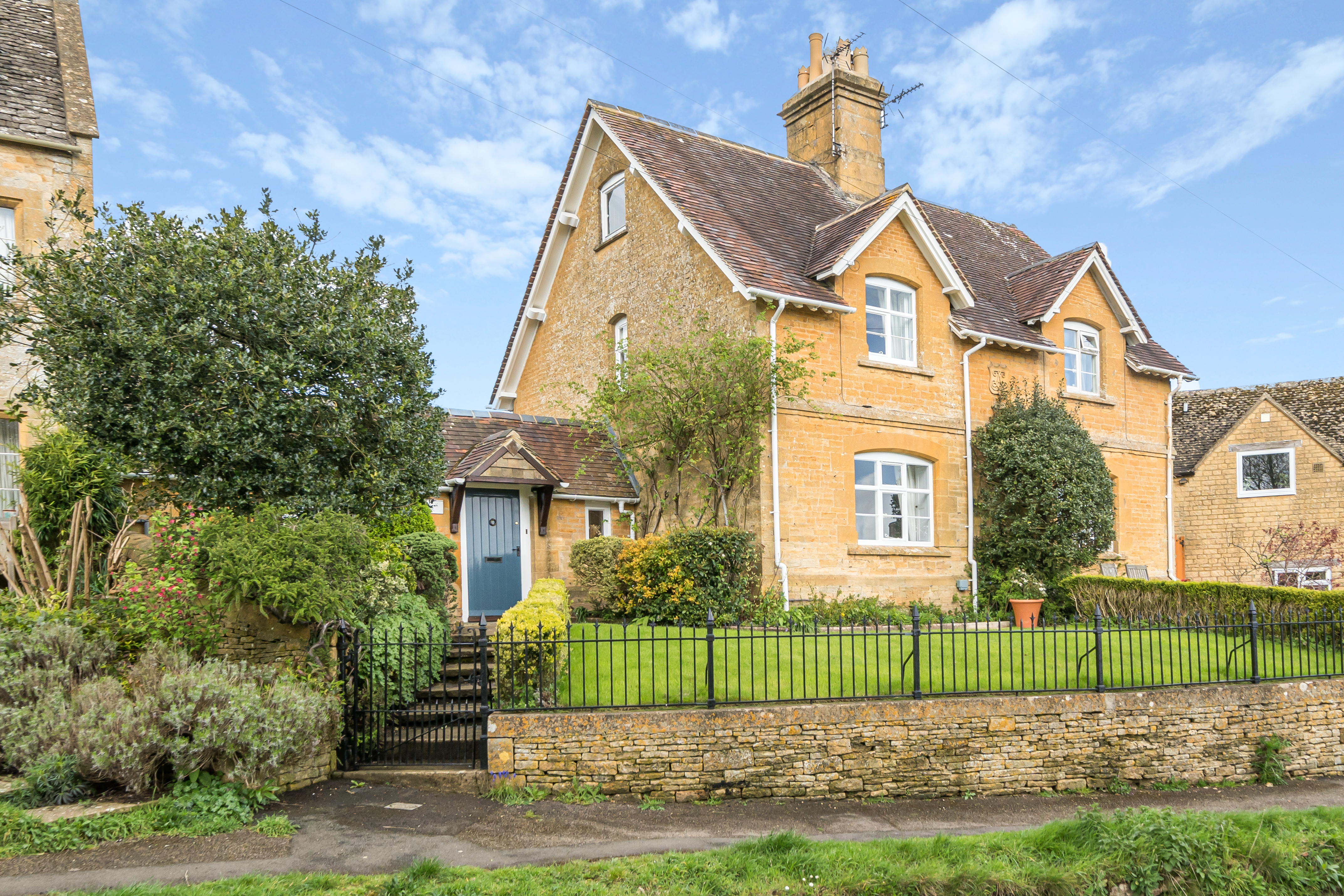 High Street, Longborough, GL56