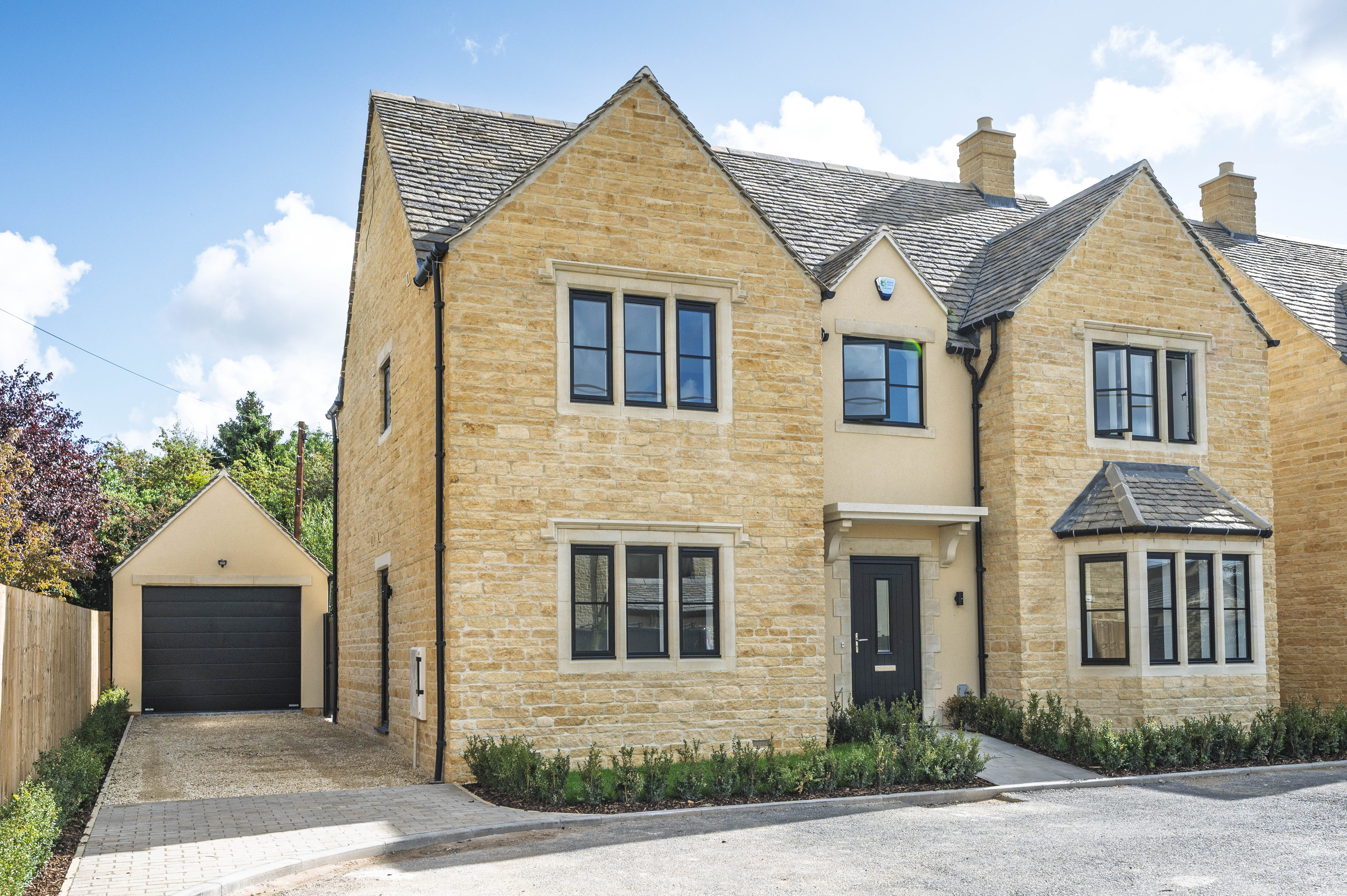 2 Grove Court, Station Road, GL54
