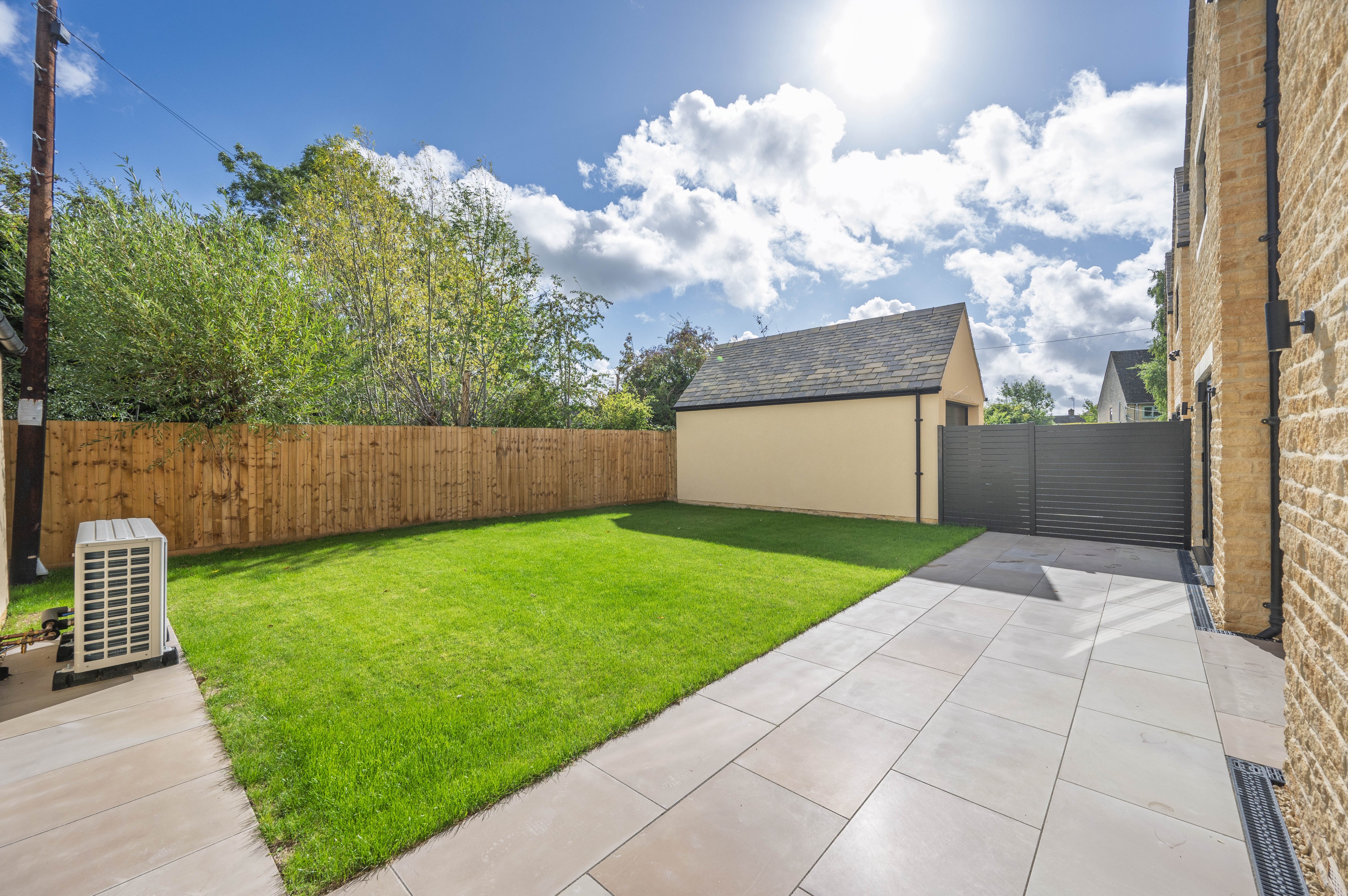 2 Grove Court, Station Road, GL54