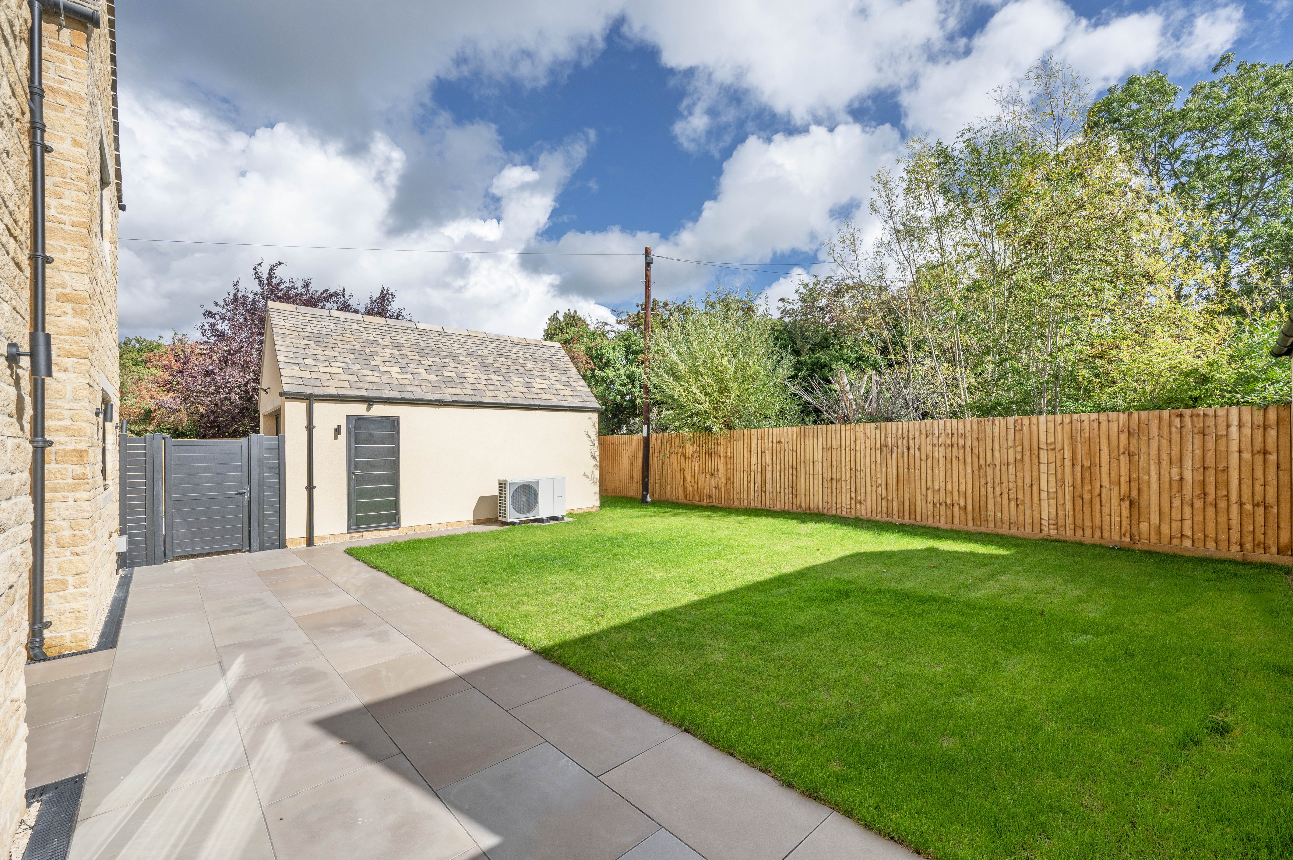 2 Grove Court, Station Road, GL54