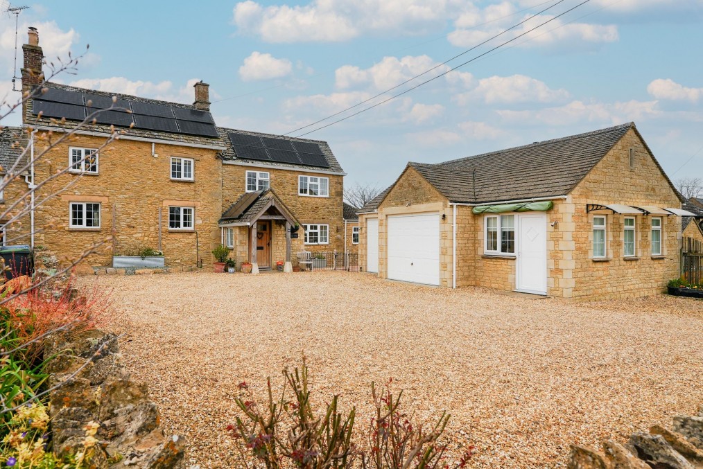 High Street, Milton-Under-Wychwood, OX7