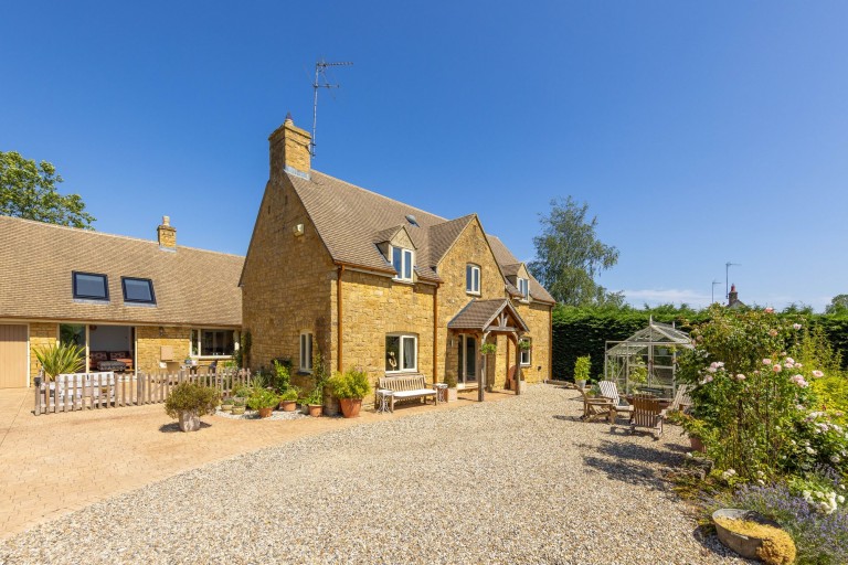 Chestnut Tree House Brook End, Chadlington, OX7 3NF