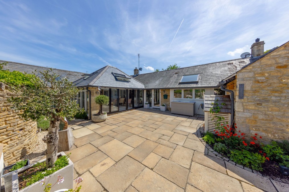 Manor Farm Close, Kingham, OX7