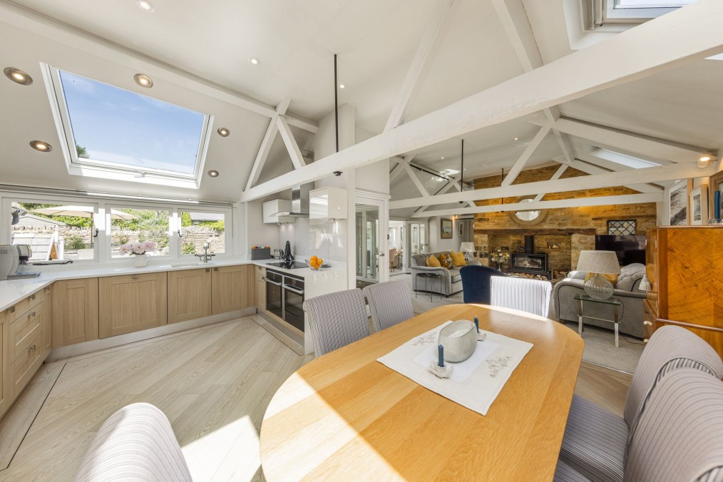 Manor Farm Close, Kingham, OX7