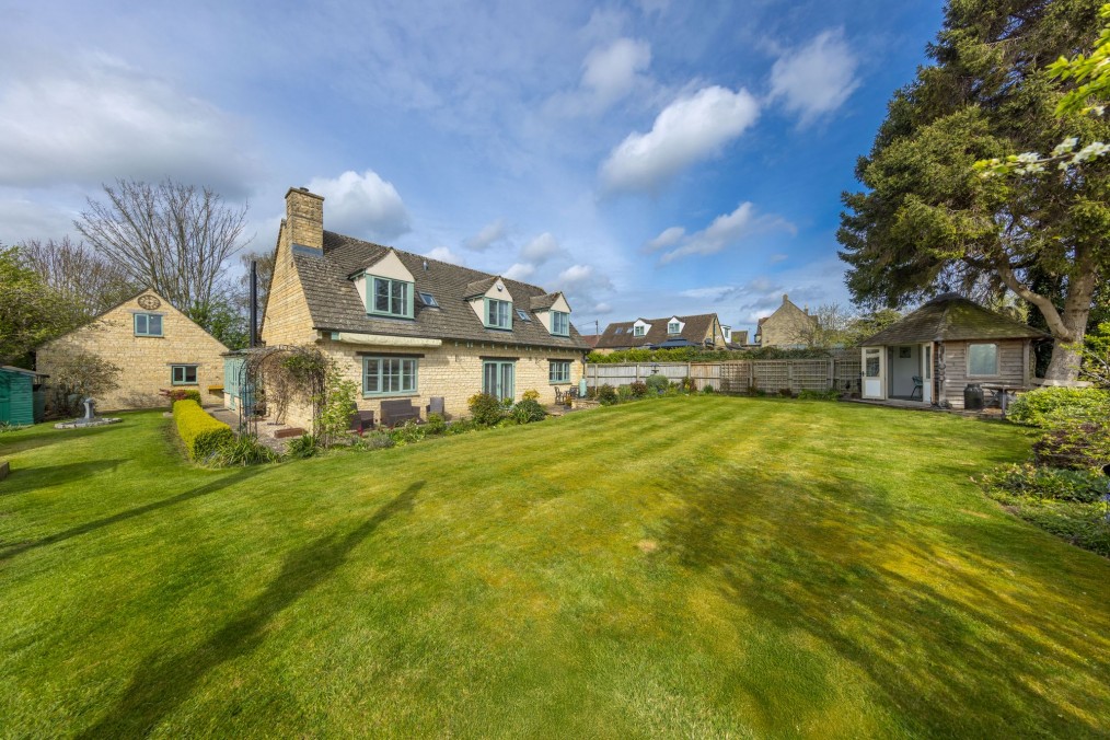 West End, Chadlington, OX7