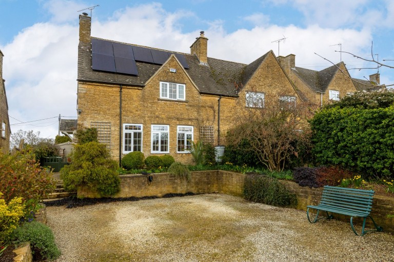 Hastings Hill, Churchill, OX7