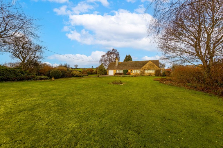 Westhall Hill, Fulbrook, OX18