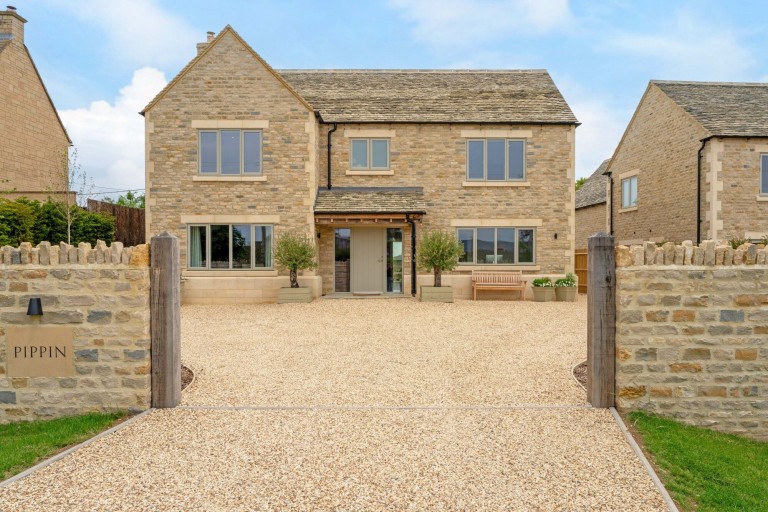 Stow Road, Bledington, OX7