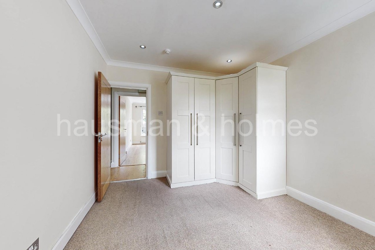 Golders Green Crescent, NW11