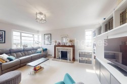 Mulberry Close, London