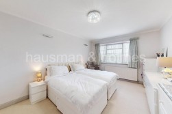Mulberry Close, London