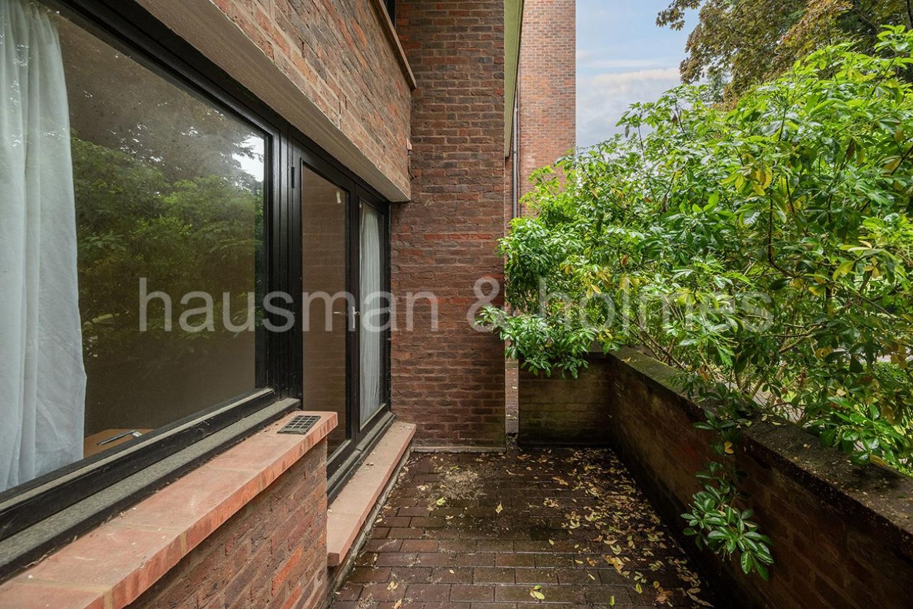 Chandos Way, NW11