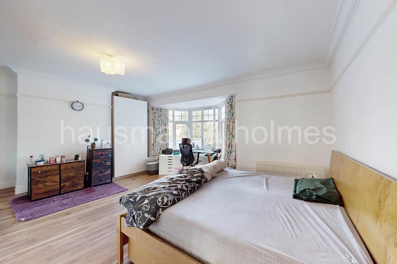 Finchley Road, NW11