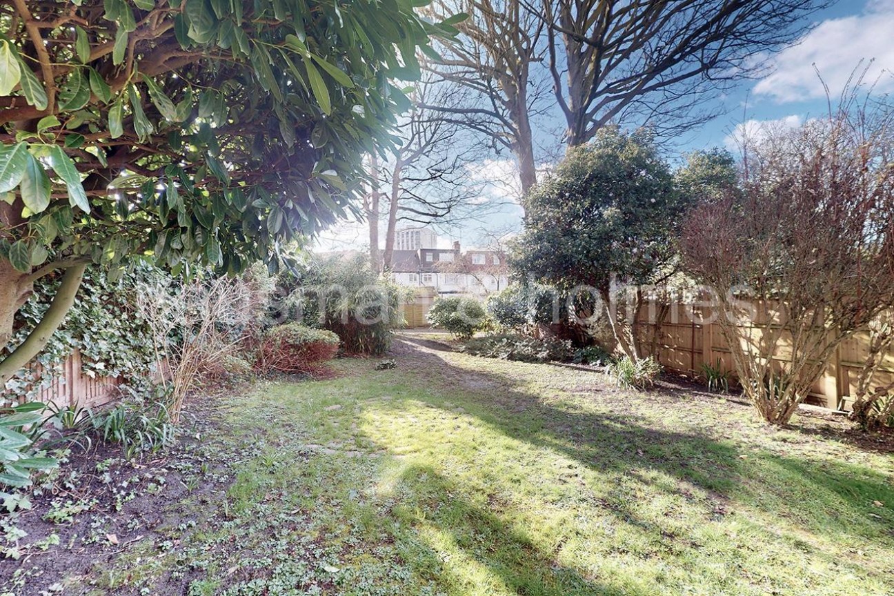 Llanvanor Road, NW2