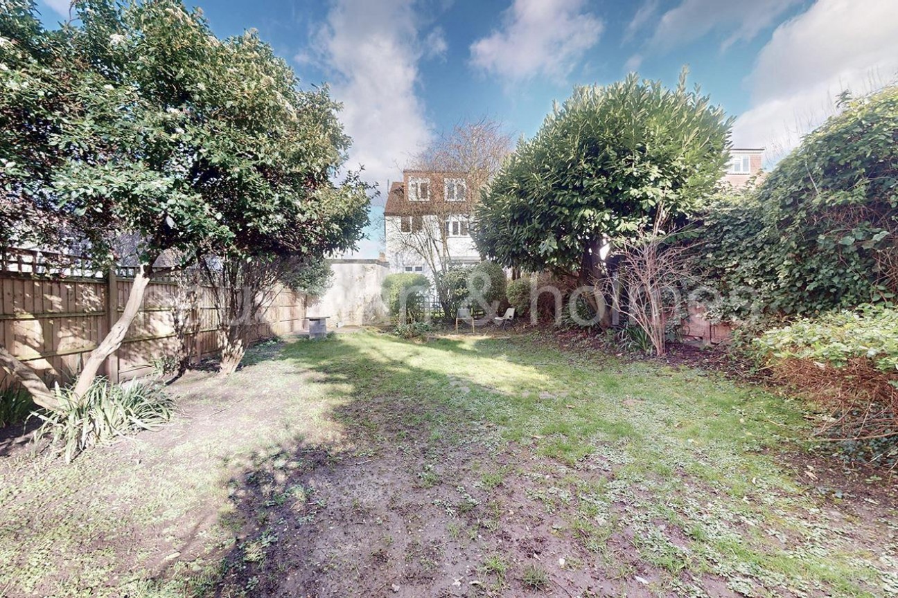 Llanvanor Road, NW2