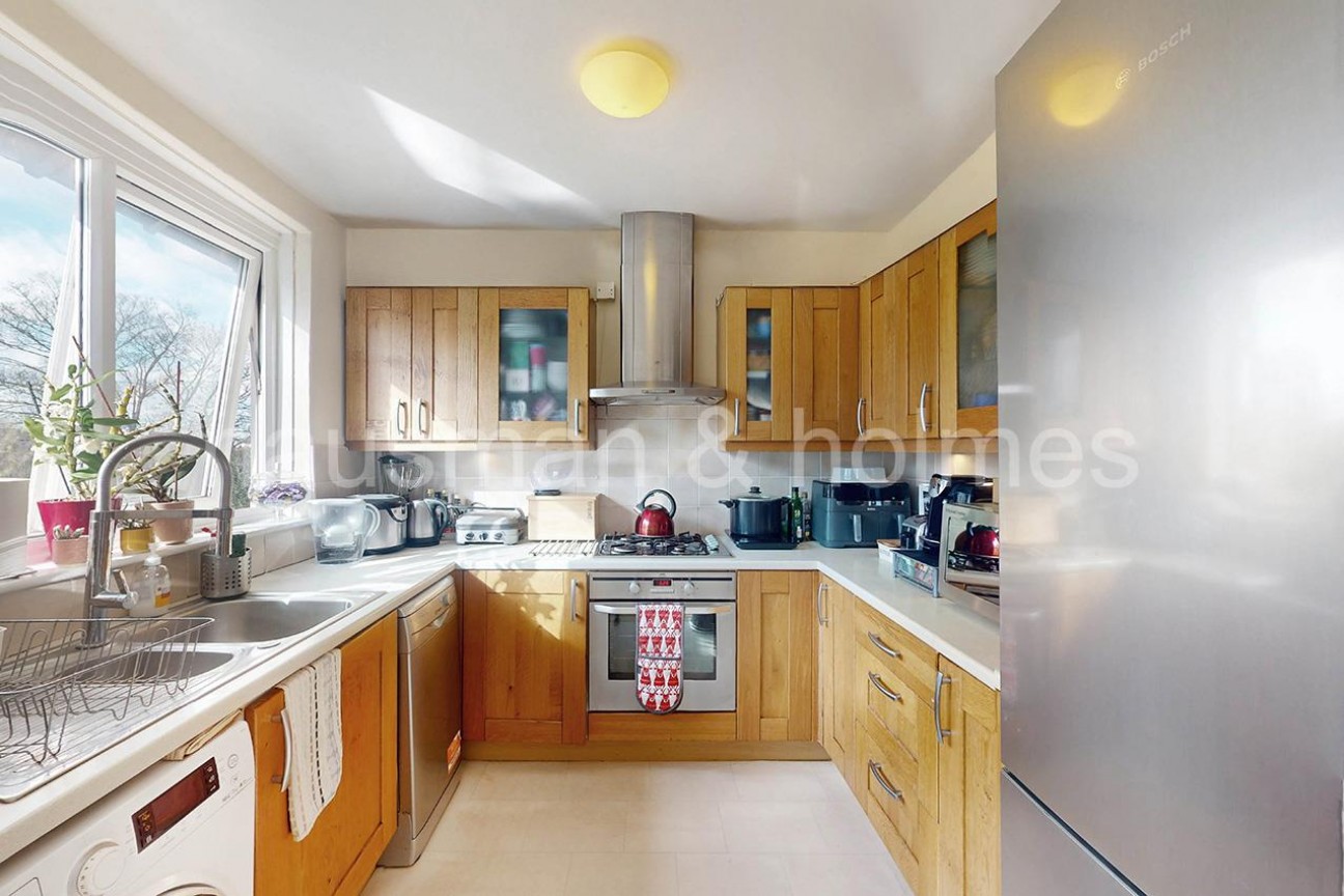 Llanvanor Road, NW2