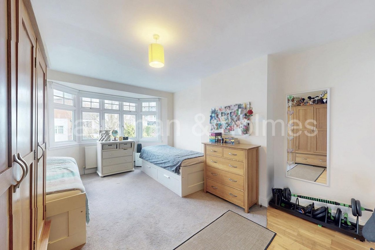 Llanvanor Road, NW2