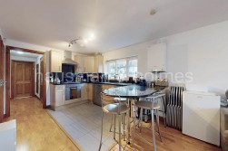 Allington Road, NW4