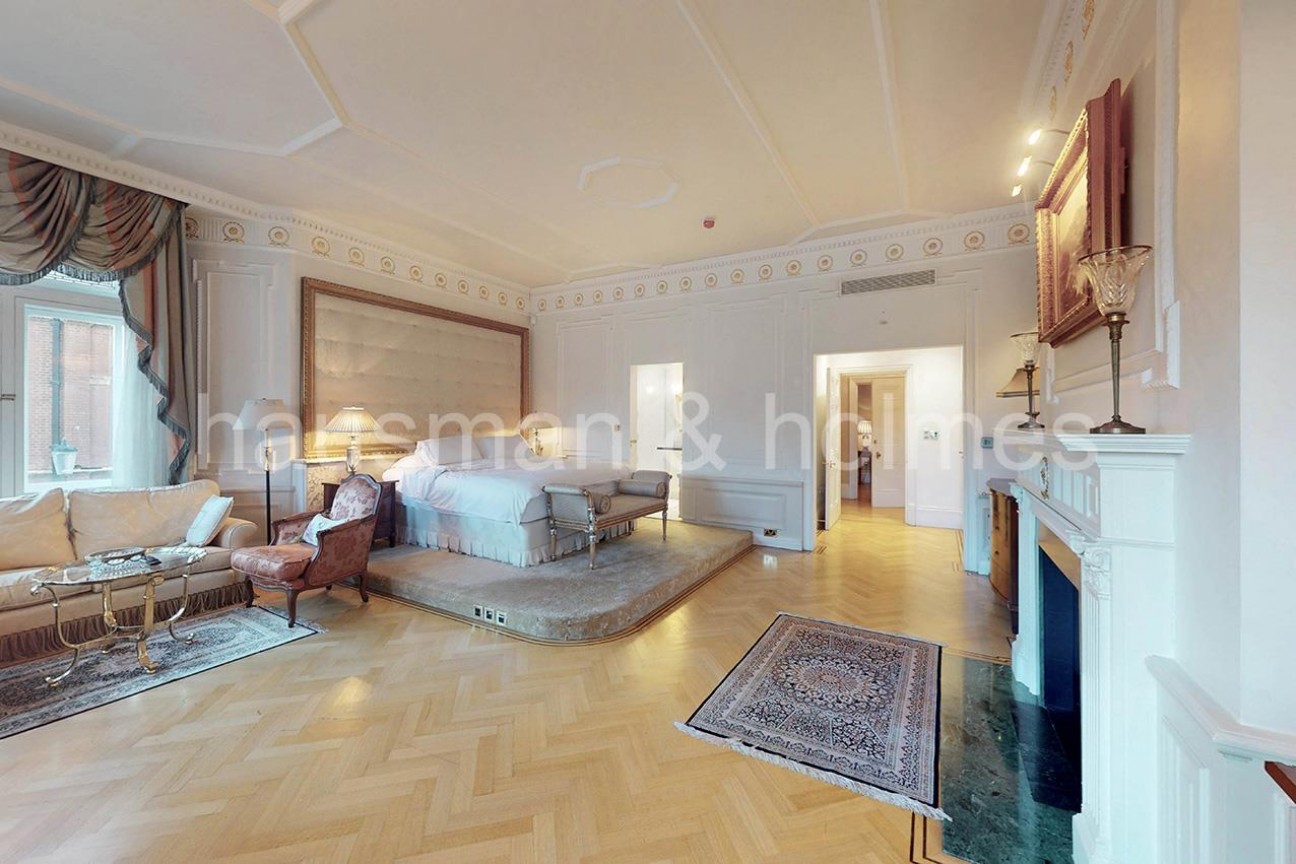 Cumberland House, Kensington Road, W8