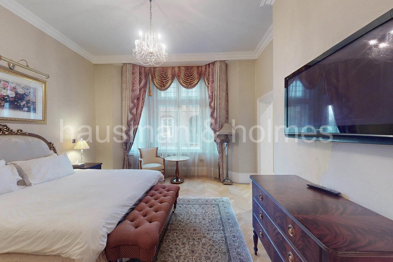 Cumberland House, Kensington Road, W8
