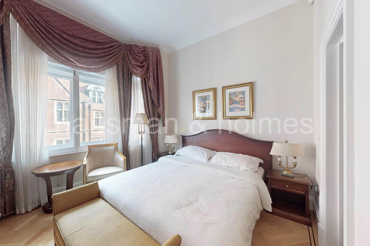 Cumberland House, Kensington Road, W8