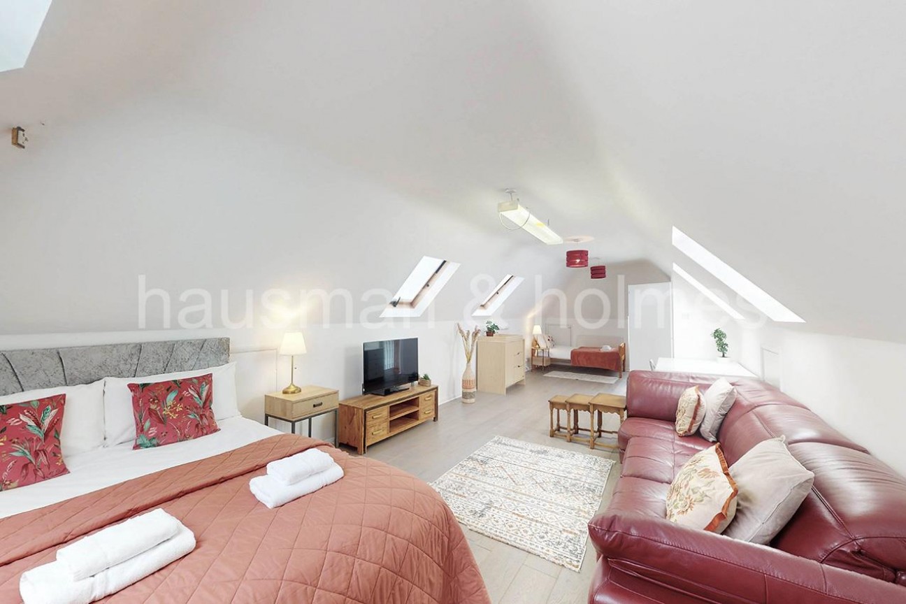 Cranbourne Gardens, NW11