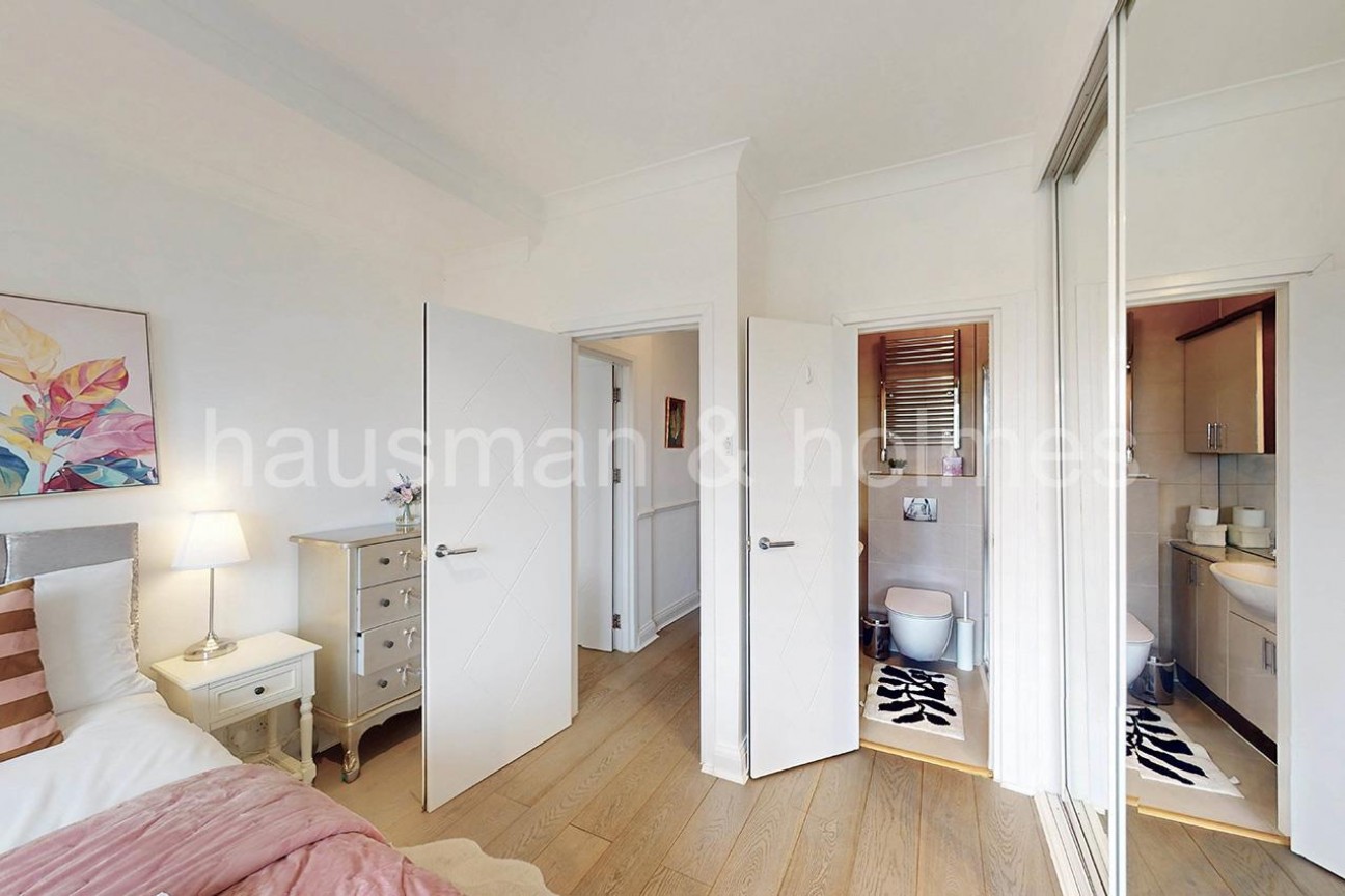 Cranbourne Gardens, NW11