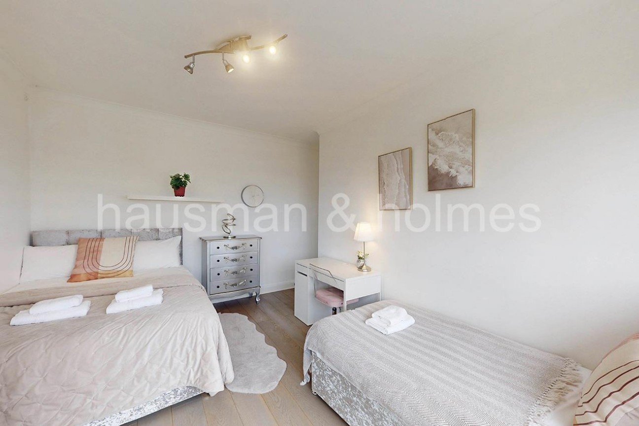 Cranbourne Gardens, NW11