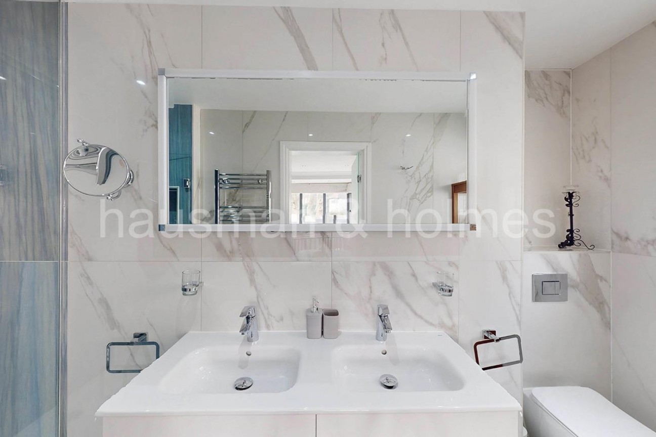 Cranbourne Gardens, NW11