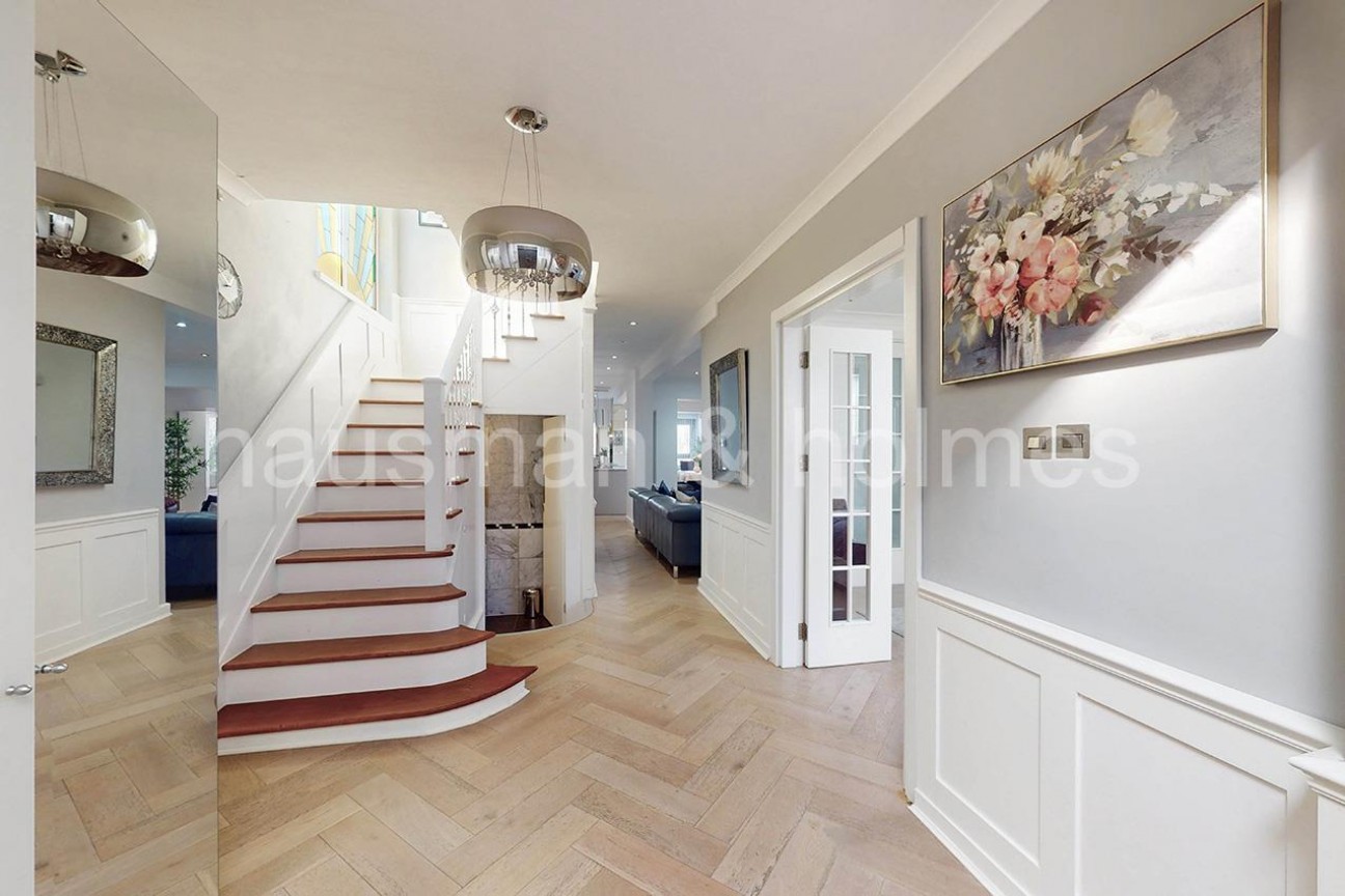 Cranbourne Gardens, NW11