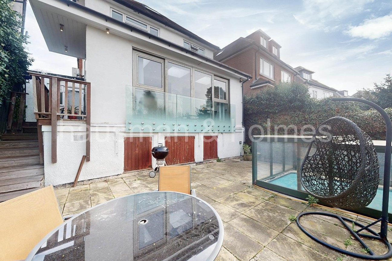 Cranbourne Gardens, NW11