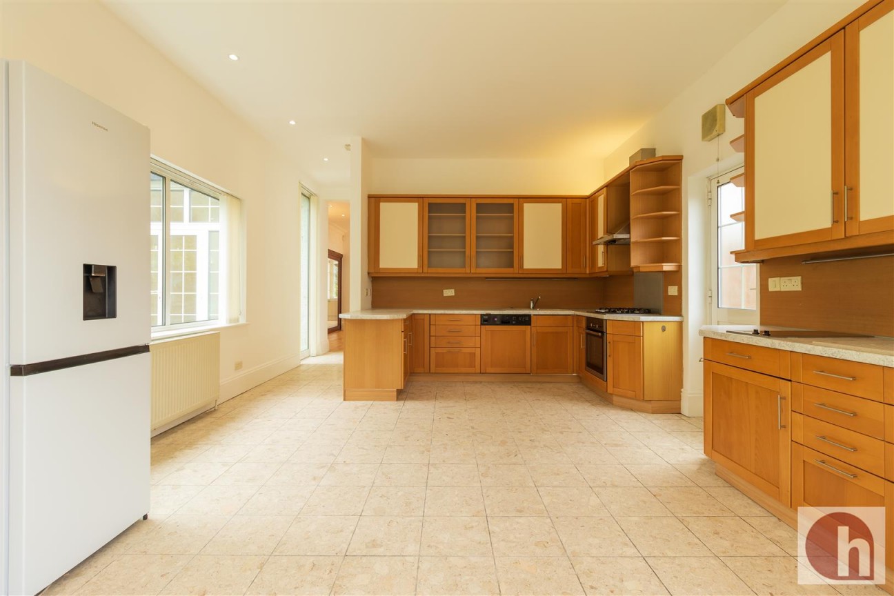 Hodford Road, NW11
