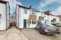 Holders Hill Road, NW7