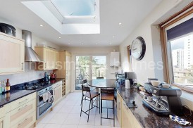 Crewys Road, NW2