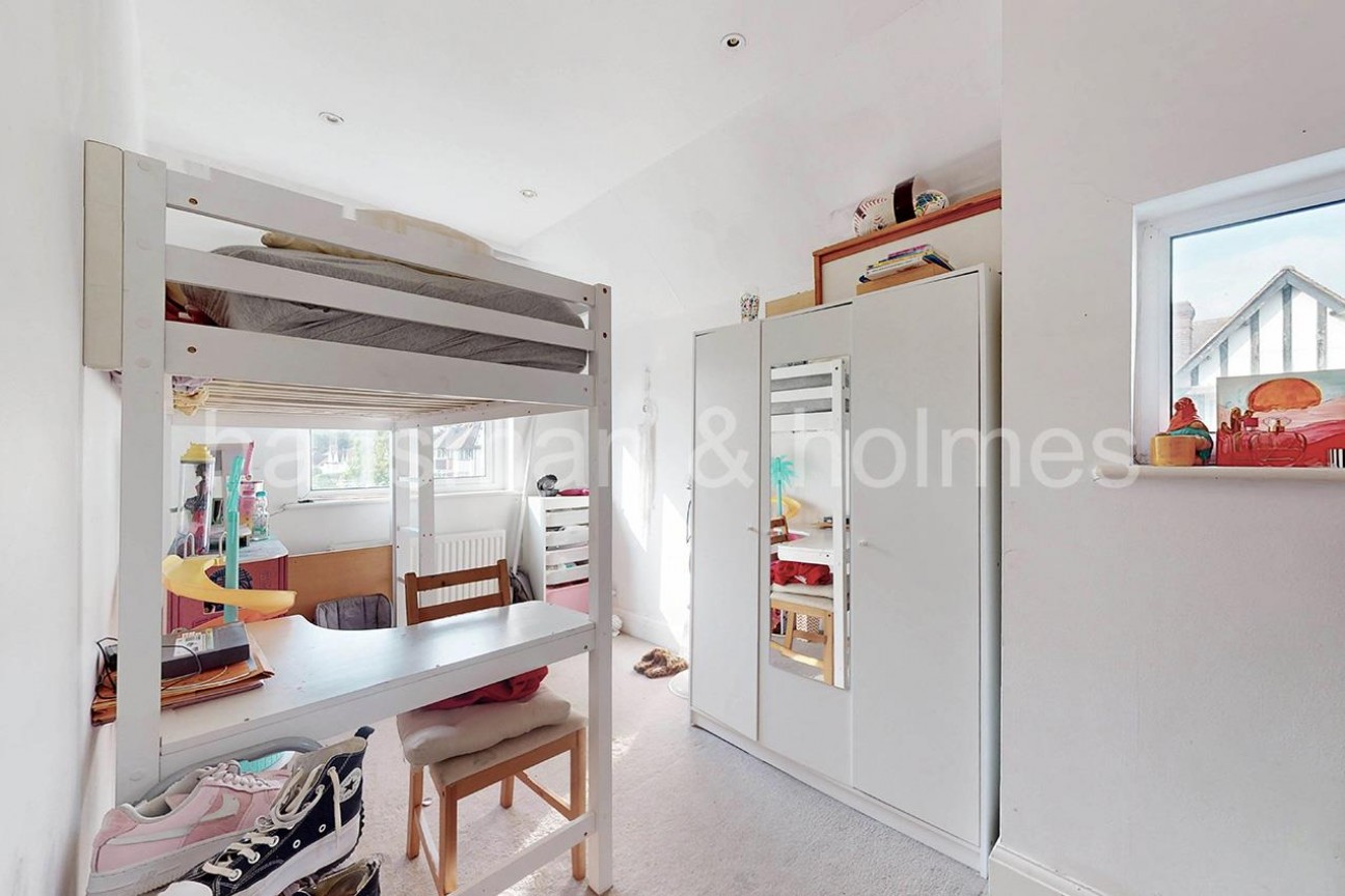 Highfield Avenue, NW11