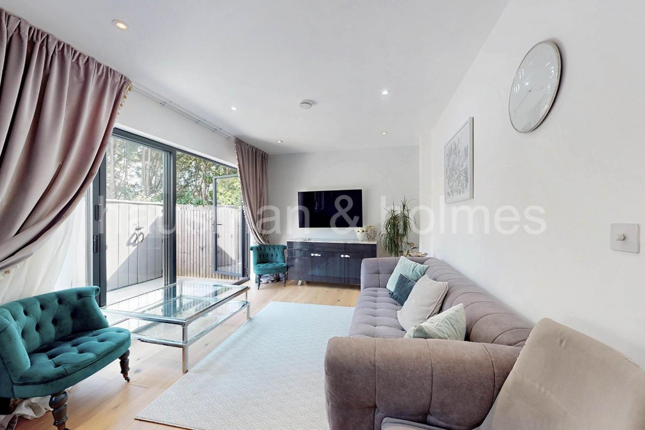 Woodstock Road, NW11