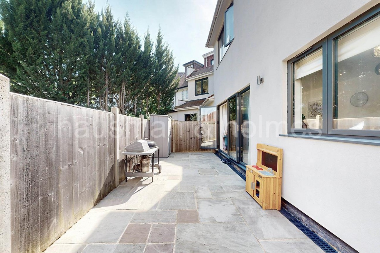 Woodstock Road, NW11