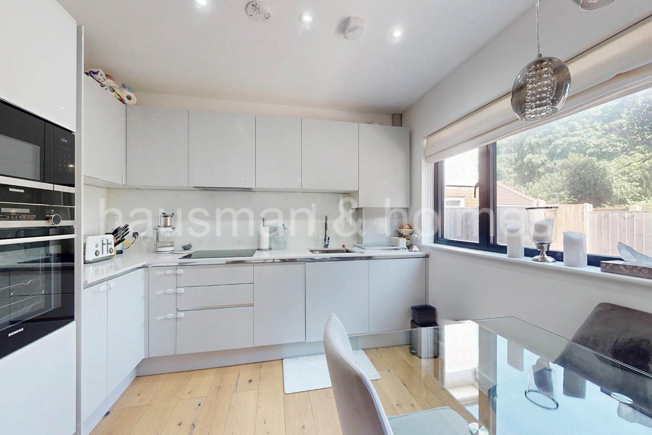 Woodstock Road, NW11