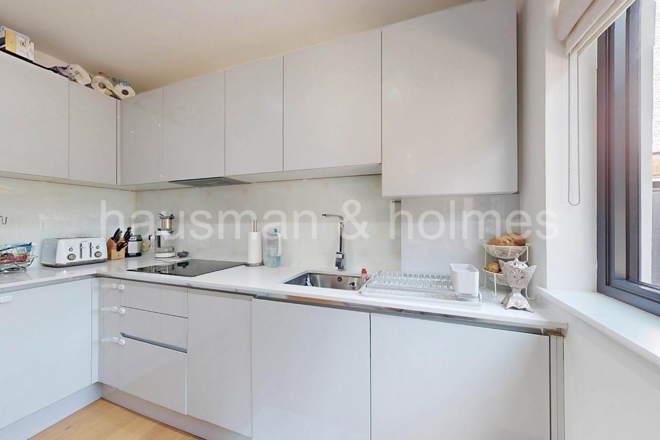 Woodstock Road, NW11