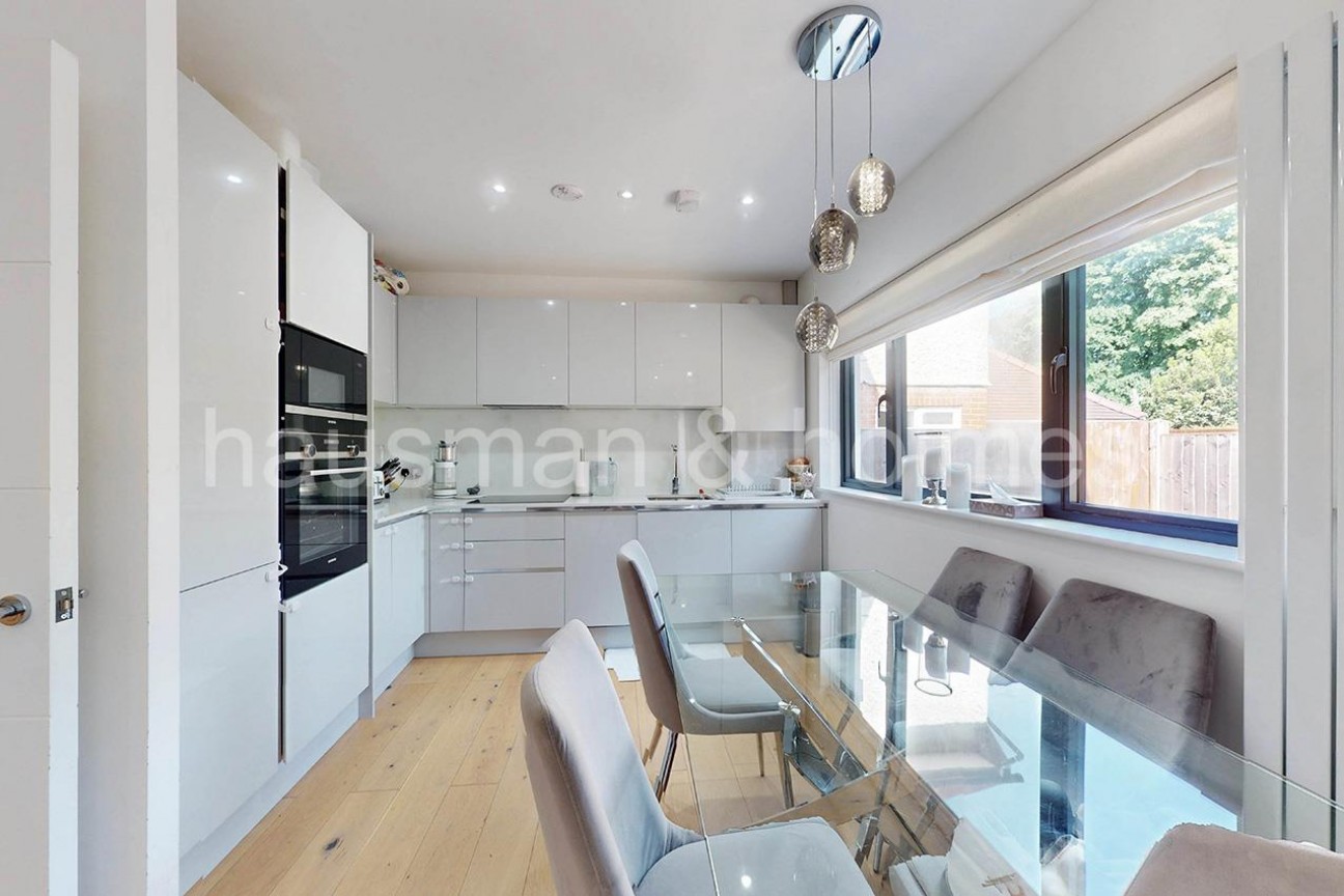 Woodstock Road, NW11
