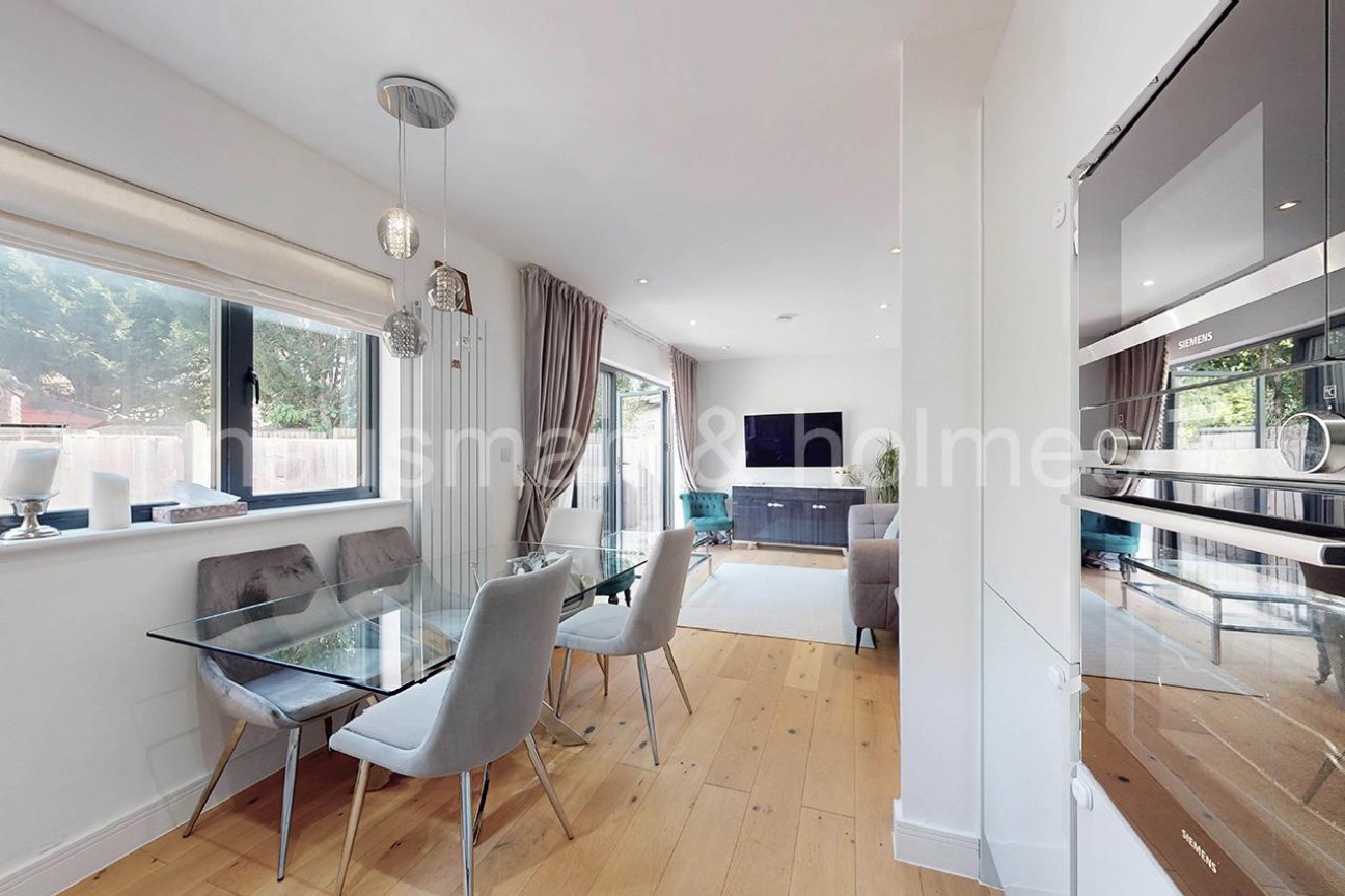 Woodstock Road, NW11