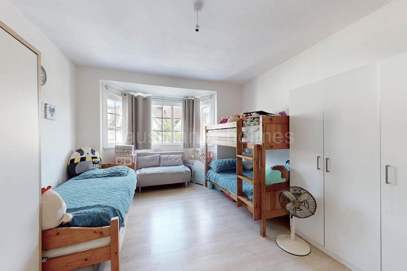 Golders Gardens, NW11
